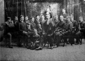 1ère photo officielle 1890